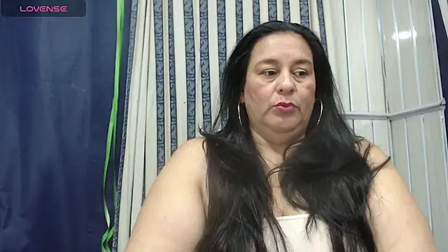 Sharlot curvy online show from June 2026 04:09:02 PM