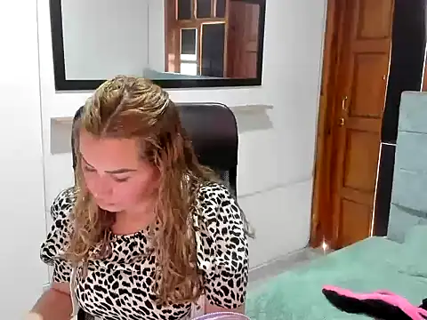 Julieta star  online show from March 2026 07:09:01 PM