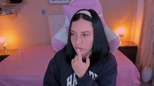 Snapshot of Dollhell chatting on March 2026 11:37:02 AM Dollhell online show from March 2026 11:37:02 AM