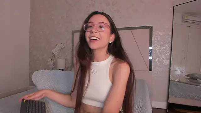 Arii wilde online show from May 2026 02:45:01 PM