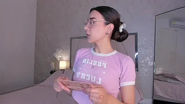 Arii wilde online show from May 2026 12:11:01 PM