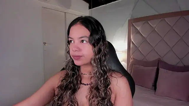 Snapshot of dulce_lyraa1 chatting on April 2026 04:41:02 AM dulce lyraa1 online show from April 2026 04:41:02 AM