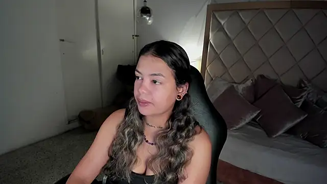 Snapshot of dulce_lyraa1 chatting on June 2026 04:04:02 AM dulce lyraa1 online show from June 2026 04:04:02 AM