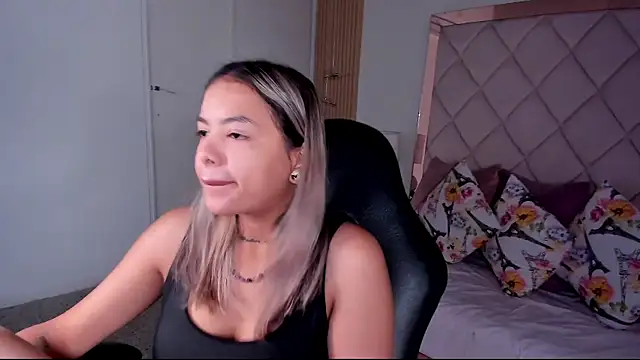 Snapshot of dulce_lyraa1 chatting on July 2026 03:35:02 AM dulce lyraa1 online show from July 2026 03:35:02 AM