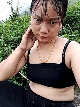 Snapshot of mami-rubi chatting on April 2026 01:03:01 AM mami-rubi online show from April 2026 01:03:01 AM