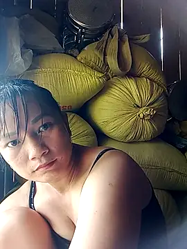 Snapshot of mami-rubi chatting on April 2026 03:06:01 AM mami-rubi online show from April 2026 03:06:01 AM