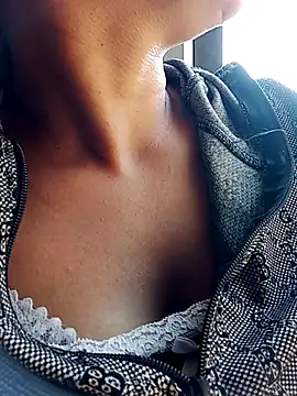 Snapshot of mami-rubi chatting on April 2026 09:03:02 AM mami-rubi online show from April 2026 09:03:02 AM