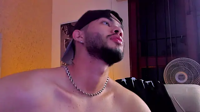 Snapshot of Vincentblack chatting on April 2026 04:17:01 AM Vincentblack online show from April 2026 04:17:01 AM