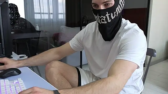 chantatummm online show from April 2026 11:56:02 AM