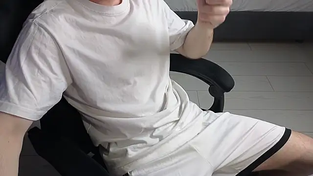chantatummm online show from April 2026 11:00:02 PM