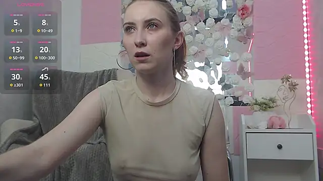 Snapshot of EmberLuna_ chatting on June 2026 06:46:01 AM EmberLuna online show from June 2026 06:46:01 AM