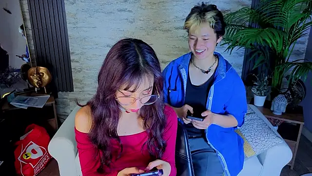 Snapshot of RedHood_1 chatting on March 2026 02:23:02 PM RedHood 1 online show from March 2026 02:23:02 PM