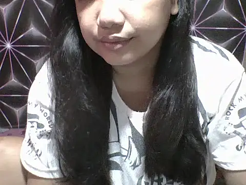 Snapshot of Flowerbebe chatting on April 2026 06:14:01 AM Flowerbebe online show from April 2026 06:14:01 AM