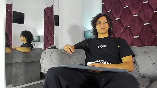 TonyBenedetti online show from April 2026 08:01:02 PM