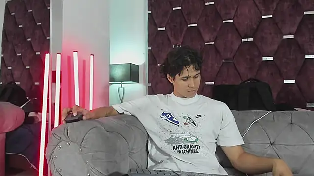 TonyBenedetti online show from July 2026 09:03:01 PM