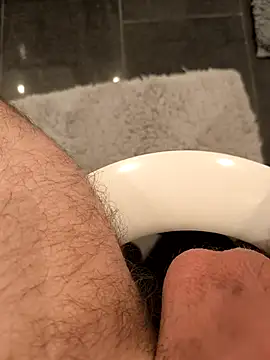 Snapshot of XTo95 chatting on March 2026 10:57:01 PM XTo95 online show from March 2026 10:57:01 PM