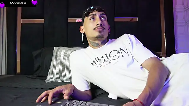 Dark Eros  online show from April 2026 03:50:02 AM