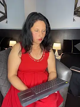 Snapshot of _MissJames__ chatting on February 2026 01:54:02 PM MissJames online show from February 2026 01:54:02 PM