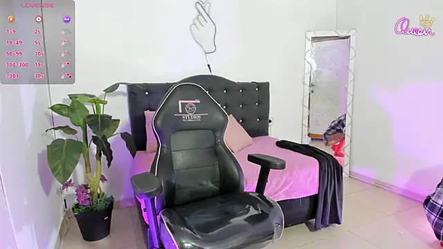 LINDSAY TAY online show from April 2026 03:20:02 AM