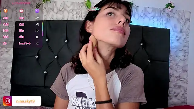 Snapshot of cutninasky chatting on February 2026 07:45:01 PM cutninasky online show from February 2026 07:45:01 PM