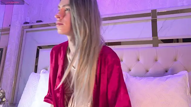 Snapshot of kamilla_rossi chatting on April 2026 08:09:02 PM kamilla rossi online show from April 2026 08:09:02 PM