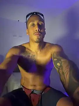 Snapshot of bruno_west chatting on April 2026 03:01:04 AM bruno west online show from April 2026 03:01:04 AM