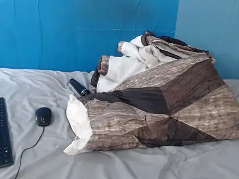 Snapshot of HotChocolateTea chatting on March 2026 07:07:02 PM HotChocolateTea online show from March 2026 07:07:02 PM