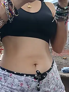 yuliitza4 online show from July 2026 02:45:01 PM