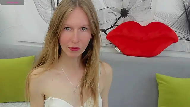 Snapshot of Mira_XOo chatting on May 2026 02:10:01 PM Mira XOo online show from May 2026 02:10:01 PM