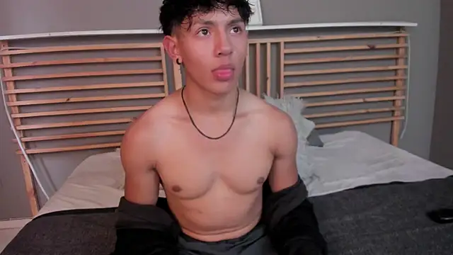 Snapshot of clark_ken01 chatting on March 2026 09:43:02 PM clark ken01 online show from March 2026 09:43:02 PM