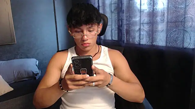 Snapshot of clark_ken01 chatting on April 2026 08:58:01 PM clark ken01 online show from April 2026 08:58:01 PM