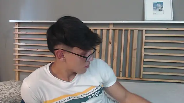 Snapshot of clark_ken01 chatting on June 2026 09:35:01 PM clark ken01 online show from June 2026 09:35:01 PM