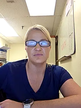 LadyB07 online show from May 2026 04:12:02 PM