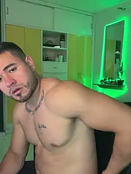 Snapshot of amon_1998 chatting on February 2026 10:21:01 PM amon 1998 online show from February 2026 10:21:01 PM