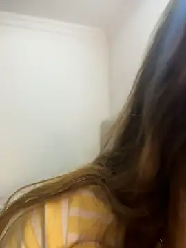 MiluRossee online show from April 2026 05:23:01 AM