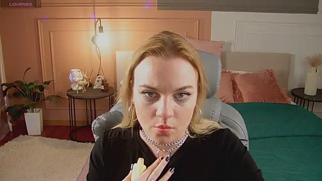 Glow Margo online show from April 2026 12:52:02 AM