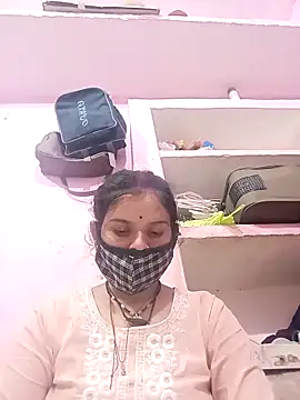 Snapshot of Hot_bri2 chatting on April 2026 04:18:01 PM Hot bri2 online show from April 2026 04:18:01 PM