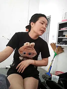 Ivy Trix2 online show from April 2026 08:12:02 AM