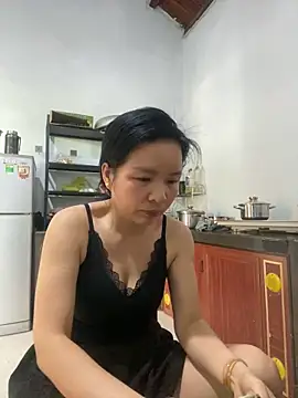 Ivy Trix2 online show from May 2026 03:46:02 AM