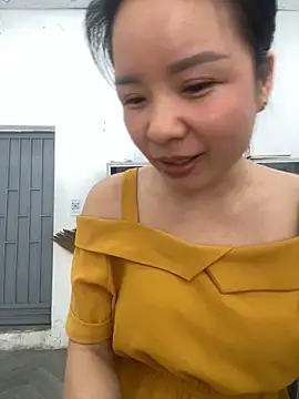 Ivy Trix2 online show from May 2026 02:29:02 AM