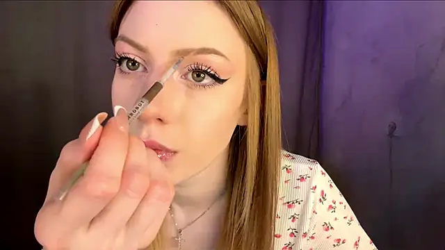 Rosalielue online show from May 2026 06:14:02 PM
