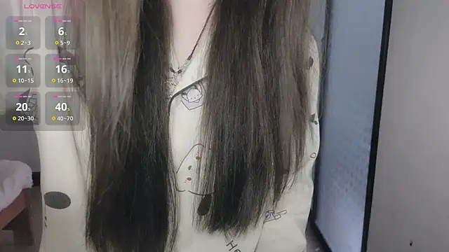 Snapshot of F-Yihao chatting on April 2026 09:07:01 AM F-Yihao online show from April 2026 09:07:01 AM