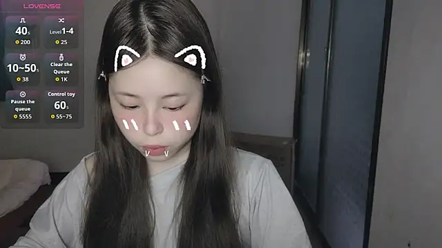 Snapshot of F-Yihao chatting on April 2026 10:13:01 AM F-Yihao online show from April 2026 10:13:01 AM