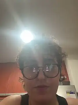 Snapshot of yassiestar chatting on March 2026 05:19:01 PM yassiestar online show from March 2026 05:19:01 PM