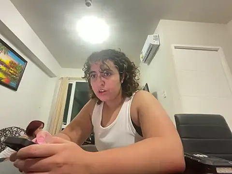 Snapshot of yassiestar chatting on March 2026 04:12:02 PM yassiestar online show from March 2026 04:12:02 PM