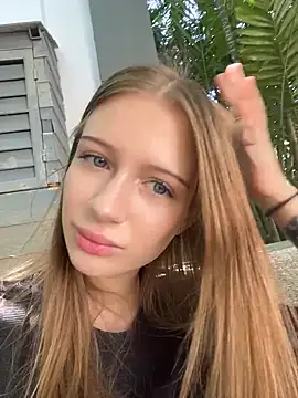 ViviennMur online show from March 2026 06:41:02 AM