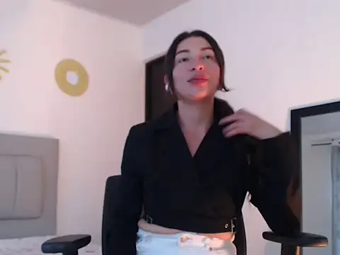 Julietaamado online show from May 2026 04:23:01 PM