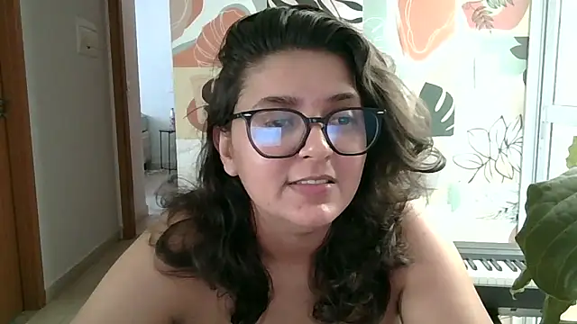 Snapshot of midsize_94 chatting on April 2026 06:16:02 PM midsize 94 online show from April 2026 06:16:02 PM