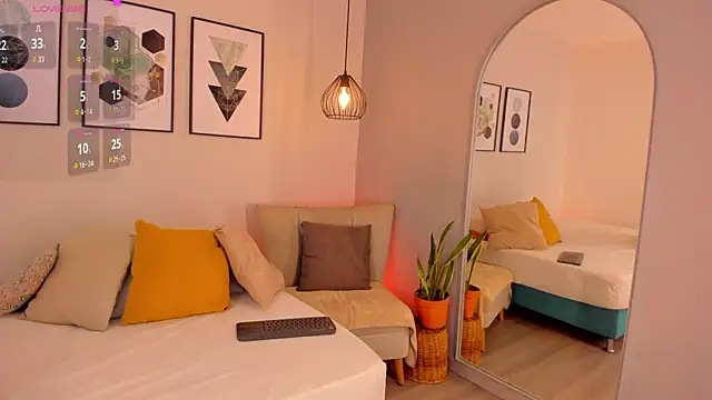 ariavelvet  online show from April 2026 02:03:02 AM