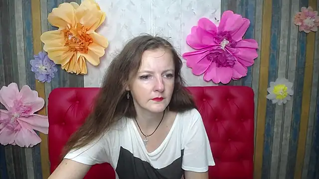 Snapshot of MeganPirs chatting on July 2026 05:00:02 AM MeganPirs online show from July 2026 05:00:02 AM